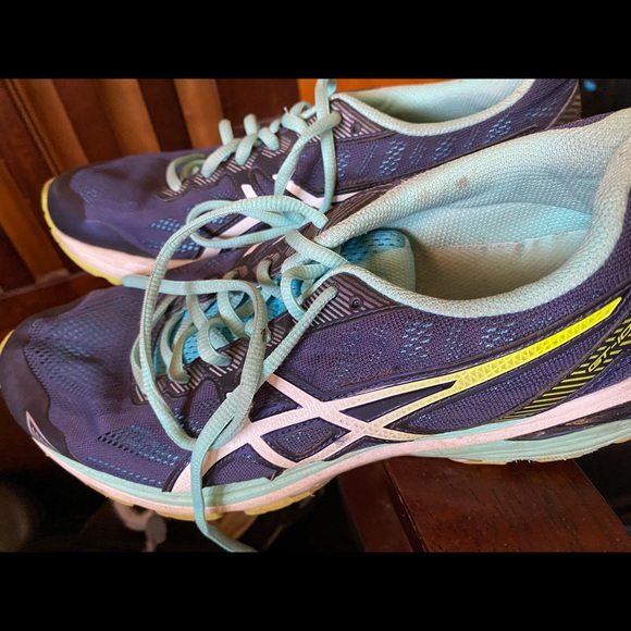 Womens sjze 11 ASICS shoes - Picture 3 of 4